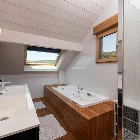 D'exception Avec Sauna, Jacuzzi, Ping-pong Liezey
